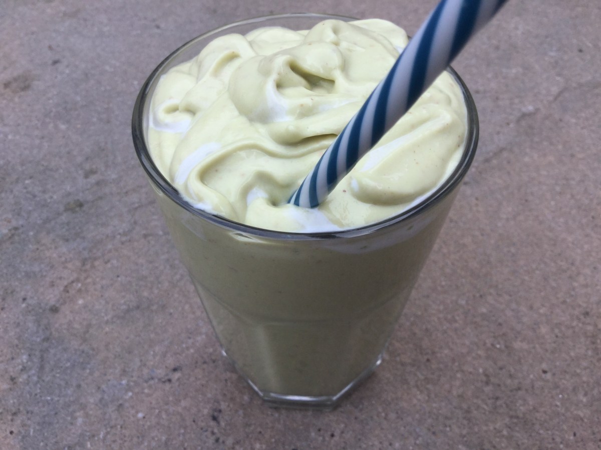 Creamy Avocado, Maca & Coconut&nbsp;smoothie
